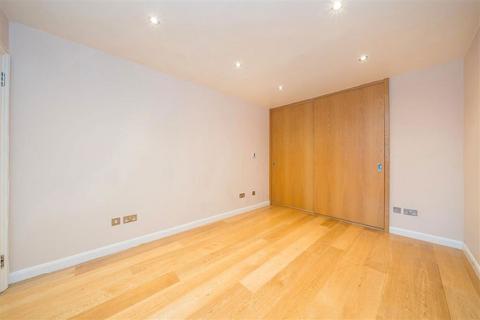 1 bedroom flat to rent, Wapping High Street, London E1W