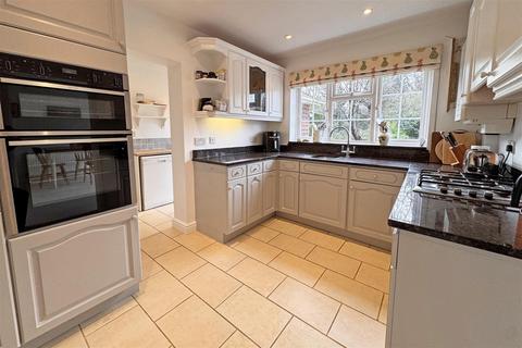 undefined, Chiddingfold *No Onward Chain*