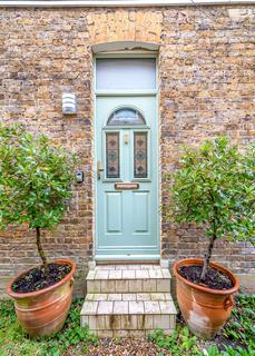 2 bedroom maisonette for sale, Meadow Road, Shortlands, Bromley, BR2