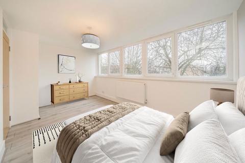 2 bedroom flat to rent, Boyton Road, London N8