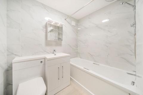 2 bedroom flat to rent, Boyton Road, London N8