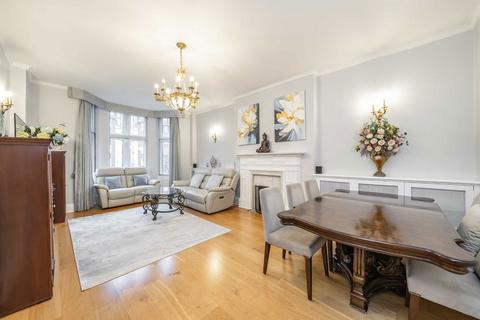 3 bedroom flat for sale, Bickenhall Street, London W1U
