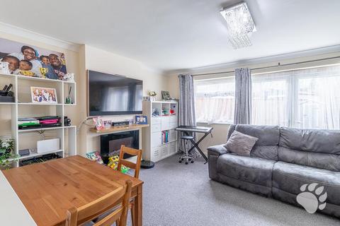 3 bedroom end of terrace house for sale, St. Margarets Avenue, Stanford-Le-Hope SS17