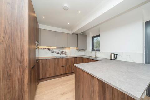 undefined, Conway Crescent, Greenford UB6