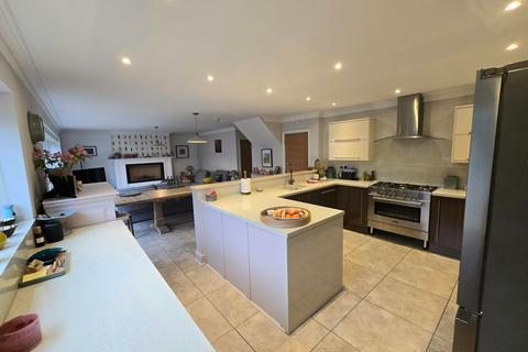 4 bedroom detached bungalow for sale, Lime Tree Way, Porthcawl, CF36
