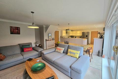 4 bedroom detached bungalow for sale, Lime Tree Way, Porthcawl, CF36