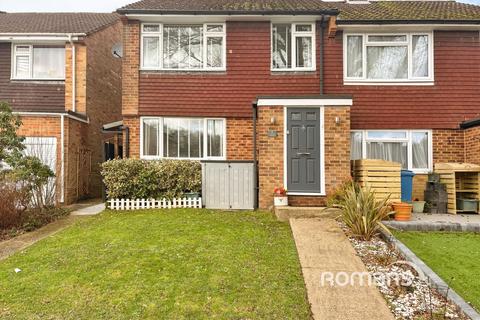 undefined, Glenavon Gardens, Yateley, Hampshire