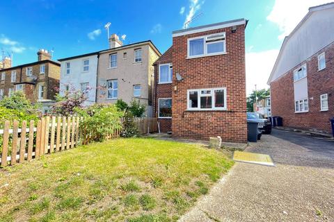 2 bedroom maisonette to rent, Finchley , London N3