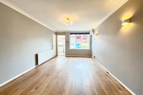 2 bedroom maisonette to rent, Finchley , London N3