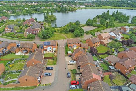 4 bedroom detached house to rent, Bickleigh Crescent, Milton Keynes MK4