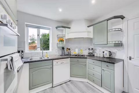 4 bedroom detached house to rent, Bickleigh Crescent, Milton Keynes MK4