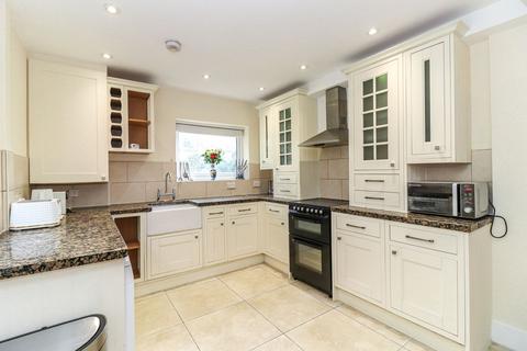3 bedroom terraced house for sale, Cassio Road, Watford, WD18