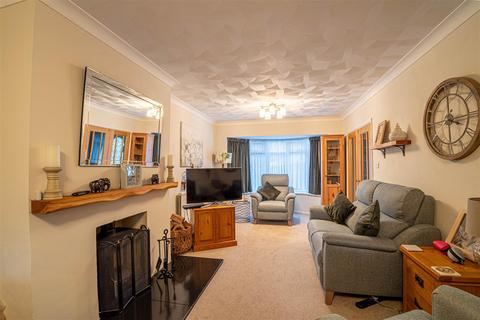 3 bedroom semi-detached house for sale, Fairlight Road, Hastings