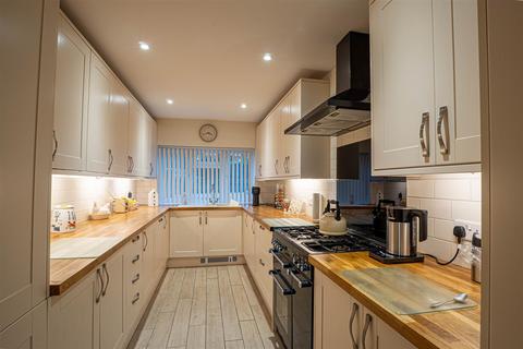 3 bedroom semi-detached house for sale, Fairlight Road, Hastings