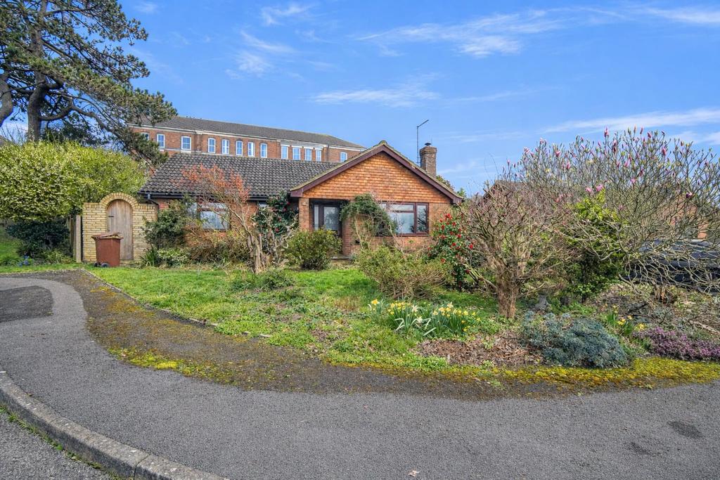 St Dominic Close St Leonards on sea 3 Bed Detached Bungalow For Sale 