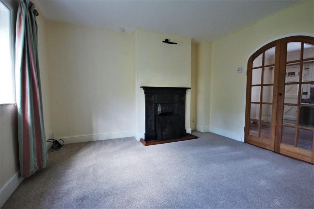 Living Room (2)