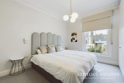 2 bedroom flat to rent, Sunningdale Gardens, London, W8