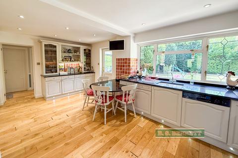 4 bedroom detached house for sale, Wraysbury, Berkshire