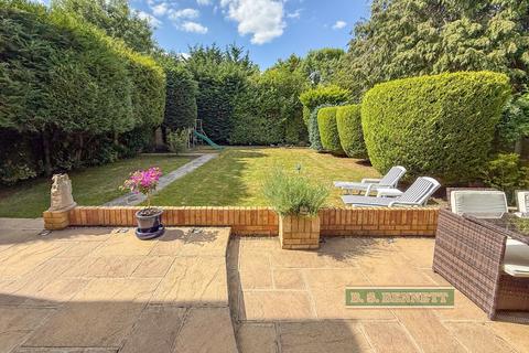 4 bedroom detached house for sale, Wraysbury, Berkshire