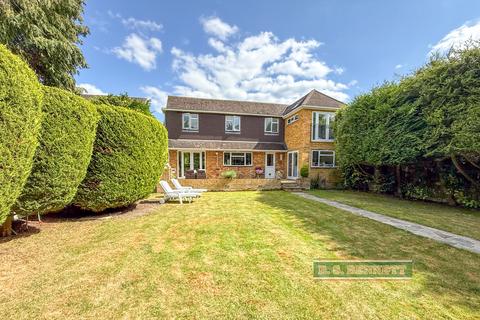 4 bedroom detached house for sale, Wraysbury, Berkshire