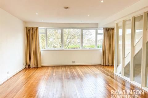 undefined, Tufton Gardens, West Molesey KT8
