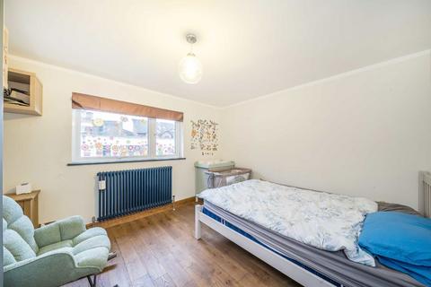 2 bedroom house for sale, Woodbourne Close, London SW16