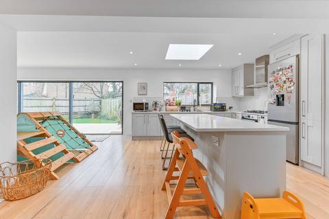 5 bedroom semi-detached house for sale, Barton Green, New Malden, KT3