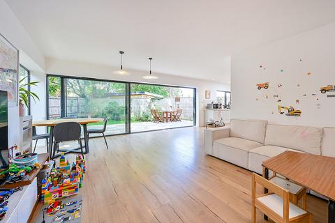 Barton Green, New Malden, KT3