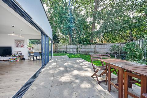 Barton Green, New Malden, KT3