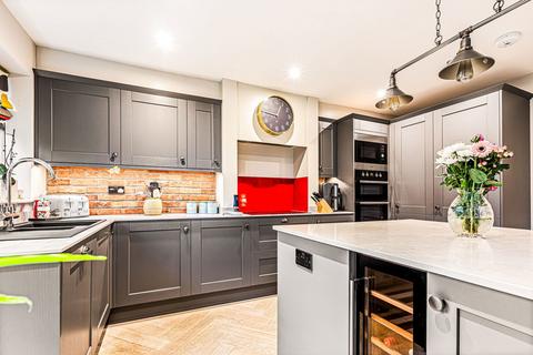 4 bedroom detached house for sale, Avenue Road, Leicester LE7