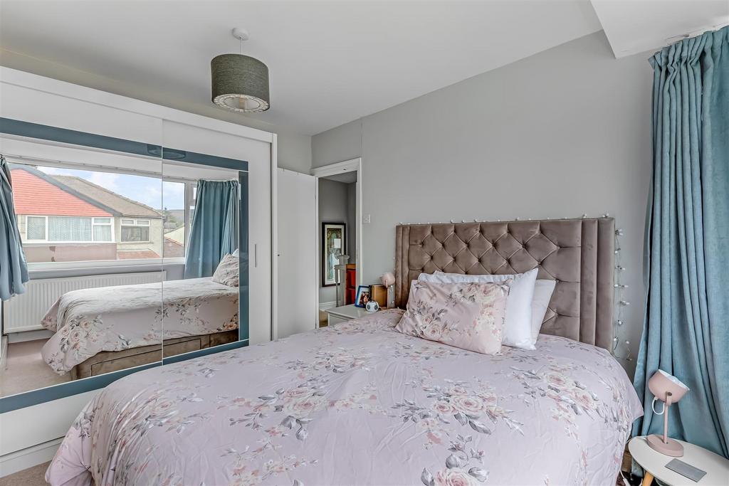 Bed 1 2.jpg