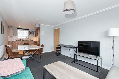 2 bedroom flat for sale, Kingscote Way, Brighton