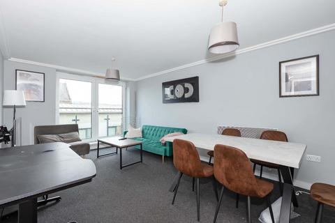 2 bedroom flat for sale, Kingscote Way, Brighton