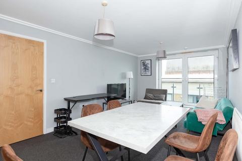 2 bedroom flat for sale, Kingscote Way, Brighton