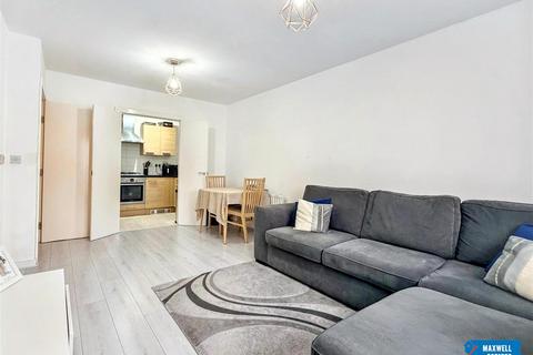 2 bedroom apartment for sale, Fortune Avenue, Bolota Court, Edgware