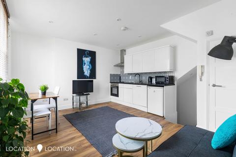 2 bedroom flat to rent, Kingsland Road, London, E8