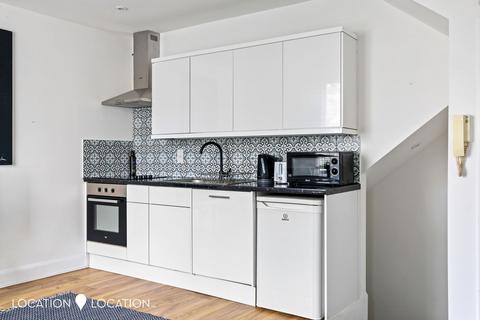 2 bedroom flat to rent, Kingsland Road, London, E8