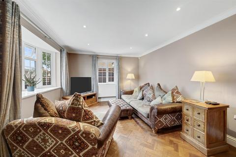undefined, Ravensbourne Avenue, Shortlands, Bromley, BR2