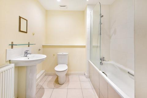 undefined, Uxbridge Road, West Ealing, London, W13