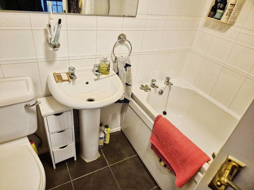 0b952e24-Bathroom