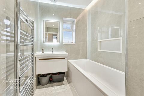2 bedroom flat for sale, Fairlawn, Charlton