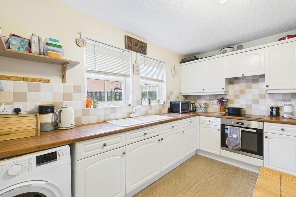 Kitchen/ Dining Room
