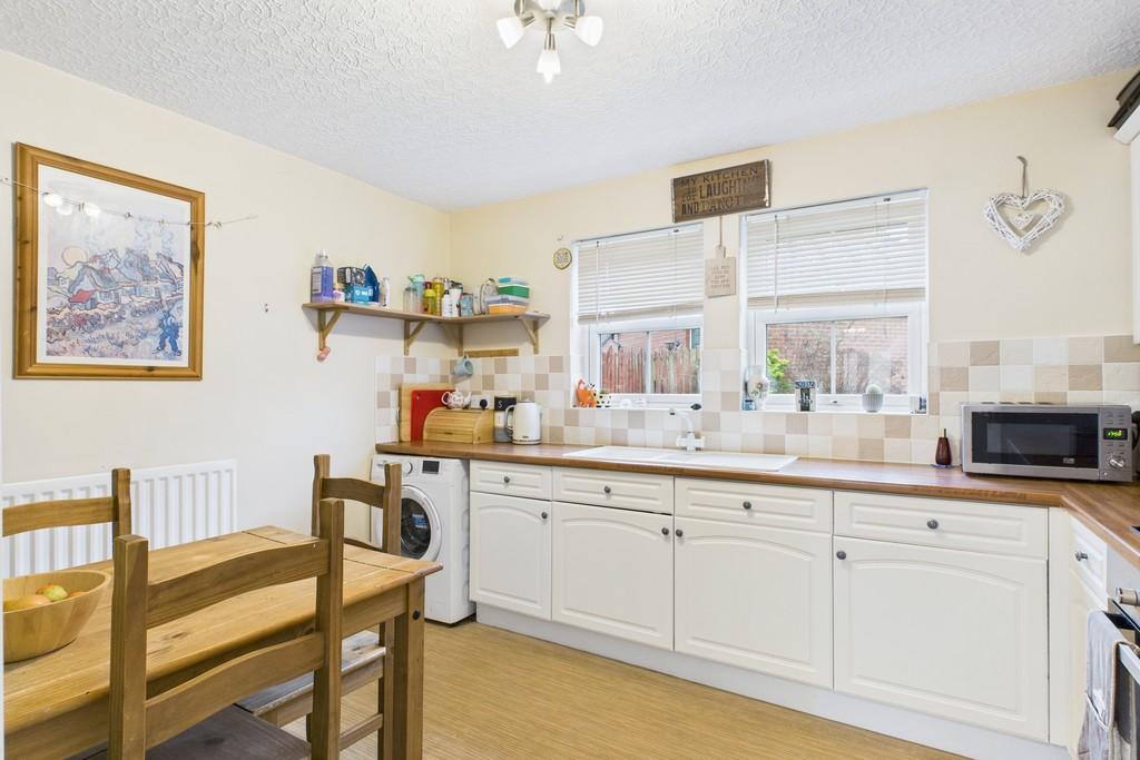 Kitchen/ Dining Room