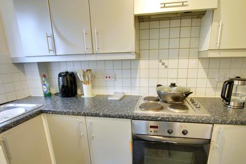 2 bedroom flat to rent, Peterhouse Close, Peterborough PE3
