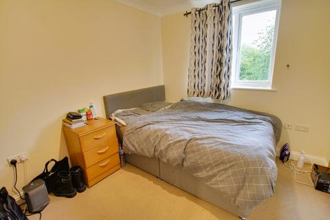 2 bedroom flat to rent, Peterhouse Close, Peterborough PE3