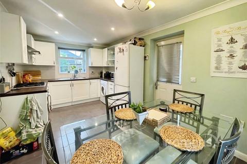 3 bedroom detached house to rent, Allington Rise, Sherfield-on-Loddon, Hook, RG27