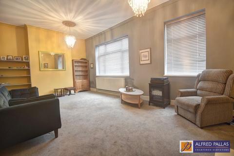 2 bedroom end of terrace house for sale, Atkinson Road, Fulwell