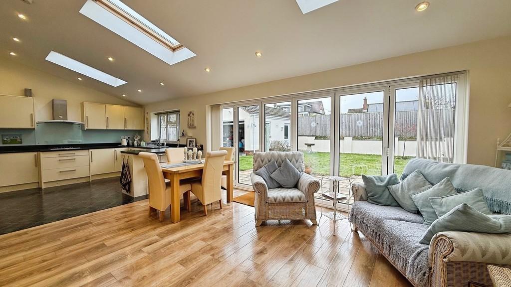Kitchen/family room