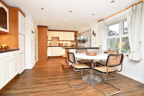 4 bedroom detached house for sale, Rosedale Close, Pannal
