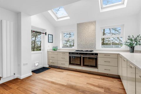 4 bedroom detached house for sale, Eleanors Close, Thundridge